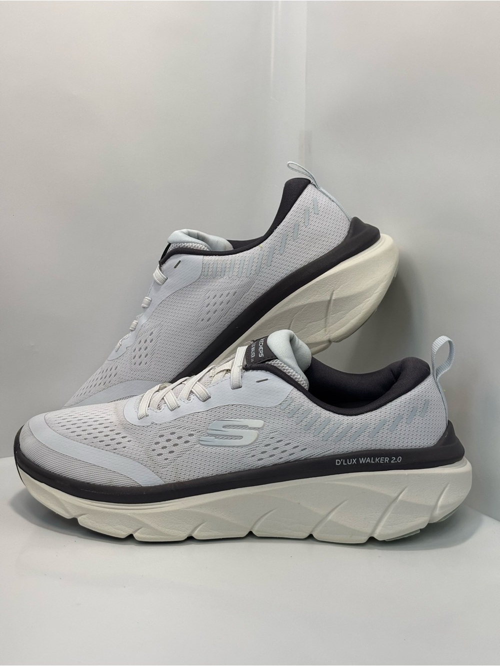 Skechers Women's Size 7.5 D’Lux Walker 2.0 Stroll Slip-On Sneakers White/Gray